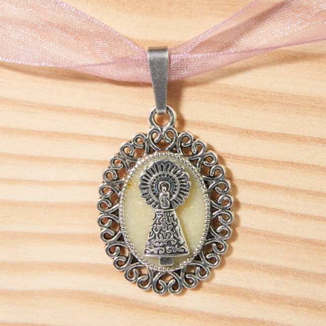 Colgante - Medalla - Virgen del Pilar -Confecciones Robres