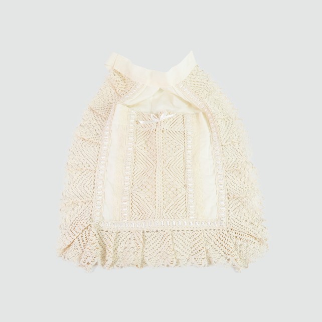 Faltriqueras con puntilla beige niña - Confecciones Robles